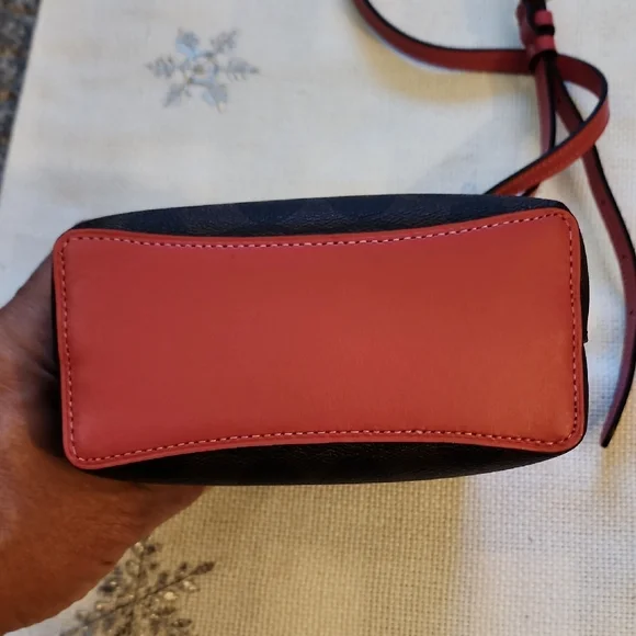 Coach Mini Town Bucket Crossbody Bag With Gold Hangtag. NWOT. H21292-C7269 - Picture 9 of 15